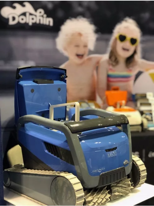 Dolphin M600 Medencetisztító robot