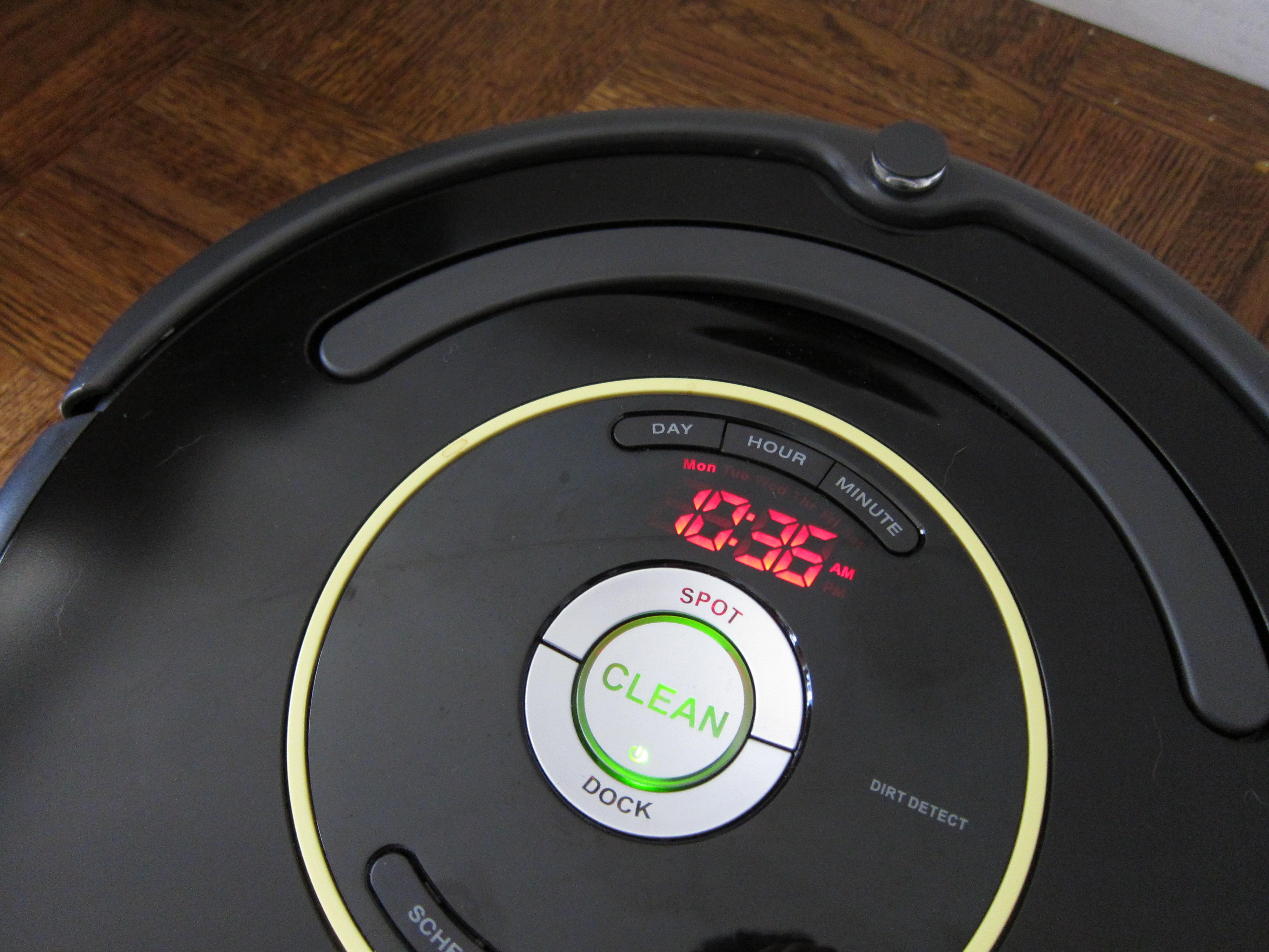 Lehet-e a Roomba működését egy meghatározott időre beprogramozni?